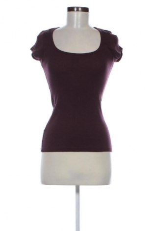 Damski T-shirt Bella, Rozmiar M, Kolor Fioletowy, Cena 39,08 zł