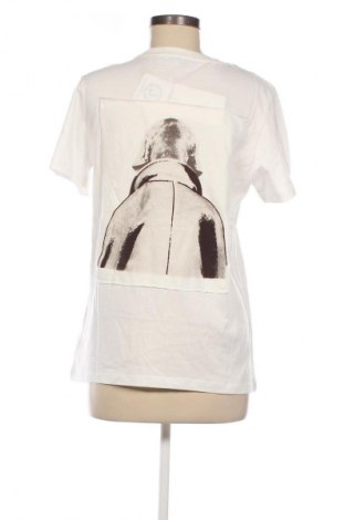 Дамска тениска Max Mara, Размер L, Цвят Бял, Цена 326,02 лв.