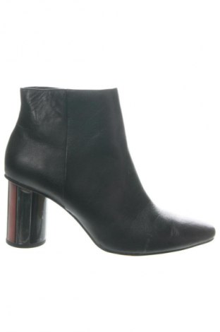 Botine de damă Zara, Mărime 40, Culoare Negru, Preț 142,99 Lei