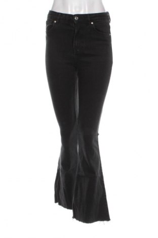 Blugi de femei Bershka, Mărime S, Culoare Negru, Preț 100,99 Lei