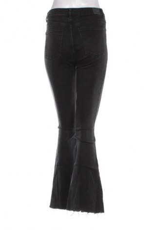 Blugi de femei Bershka, Mărime S, Culoare Negru, Preț 100,99 Lei