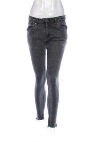 Dámske džínsy  Bershka, Veľkosť M, Farba Sivá, Cena  14,95 €