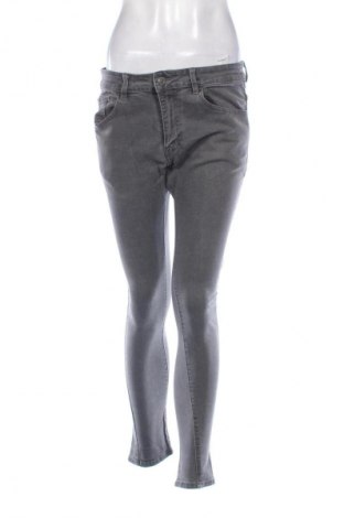 Dámske džínsy  Bershka, Veľkosť M, Farba Sivá, Cena  14,95 €