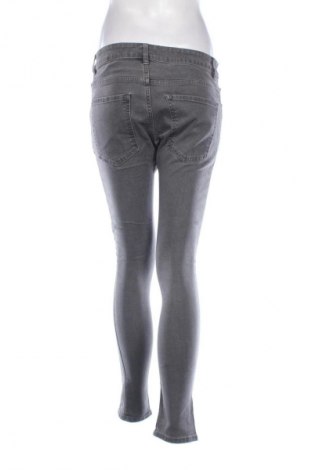 Dámske džínsy  Bershka, Veľkosť M, Farba Sivá, Cena  14,95 €