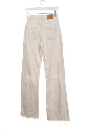 Blugi de femei Bershka, Mărime XS, Culoare Ecru, Preț 50,99 Lei