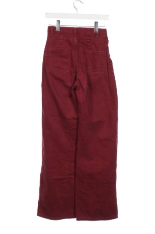 Damskie jeansy Bershka, Rozmiar XS, Kolor Czerwony, Cena 67,41 zł