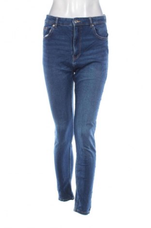 Blugi de femei Bershka, Mărime M, Culoare Albastru, Preț 100,99 Lei