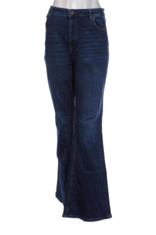 Damskie jeansy Bershka, Rozmiar L, Kolor Niebieski, Cena 66,67 zł