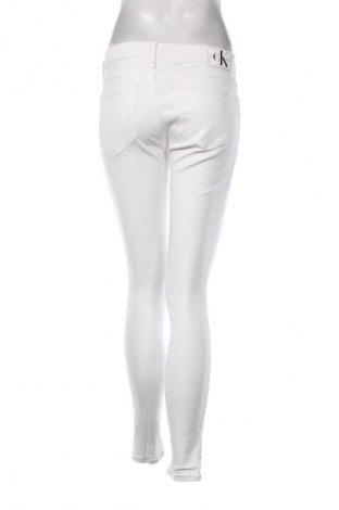 Blugi de femei Calvin Klein Jeans, Mărime M, Culoare Alb, Preț 178,95 Lei