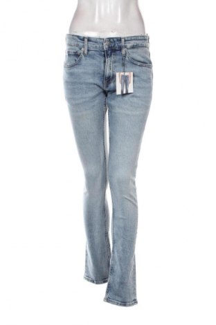 Дамски дънки Calvin Klein Jeans, Размер M, Цвят Син, Цена 157,99 лв.