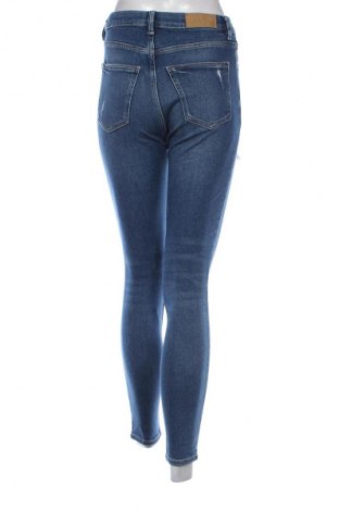 Дамски дънки Edc By Esprit, Размер S, Цвят Син, Цена 41,99 лв.
