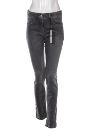 Дамски дънки Gerry Weber, Размер M, Цвят Сив, Цена 174,99 лв.