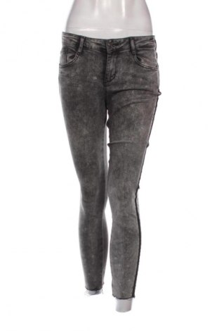Damskie jeansy Guess, Rozmiar S, Kolor Szary, Cena 172,41 zł