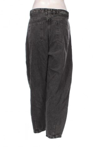 Дамски дънки Lefties, Размер XL, Цвят Сив, Цена 29,99 лв.