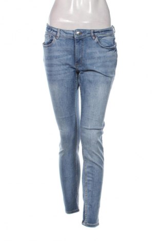 Damskie jeansy Mango, Rozmiar L, Kolor Niebieski, Cena 77,75 zł