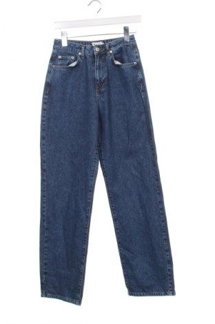 Damskie jeansy NA-KD, Rozmiar XS, Kolor Niebieski, Cena 94,00 zł