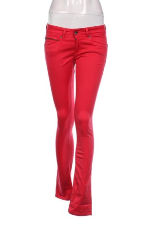 Damskie jeansy Pepe Jeans, Rozmiar S, Kolor Czerwony, Cena 395,72 zł