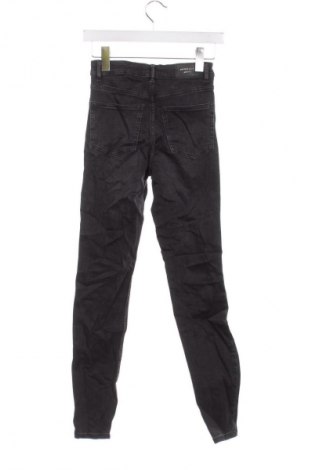 Дамски дънки Perfect Jeans By Gina Tricot, Размер XS, Цвят Сив, Цена 34,99 лв.