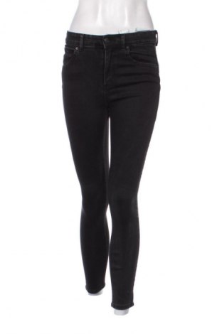 Női farmernadrág Pull&Bear, Méret M, Szín Fekete, Ár 3 929 Ft