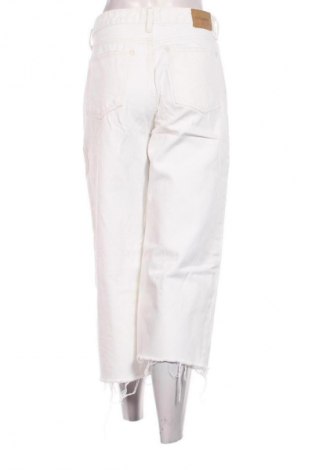 Damskie jeansy Pull&Bear, Rozmiar M, Kolor Biały, Cena 66,67 zł