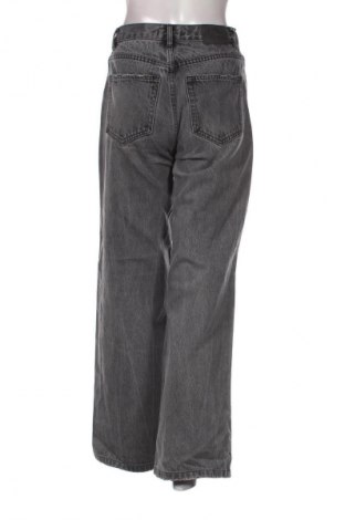 Damskie jeansy Pull&Bear, Rozmiar S, Kolor Szary, Cena 67,41 zł
