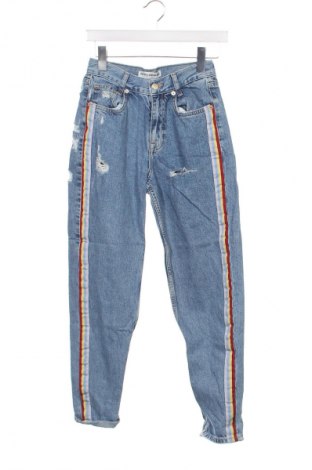 Damskie jeansy Pull&Bear, Rozmiar XXS, Kolor Niebieski, Cena 67,41 zł