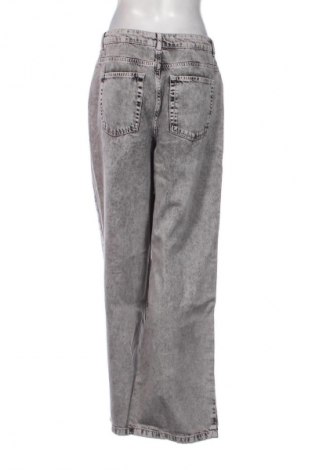 Damskie jeansy Pull&Bear, Rozmiar M, Kolor Szary, Cena 66,67 zł