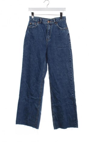 Damskie jeansy Pull&Bear, Rozmiar S, Kolor Niebieski, Cena 95,99 zł