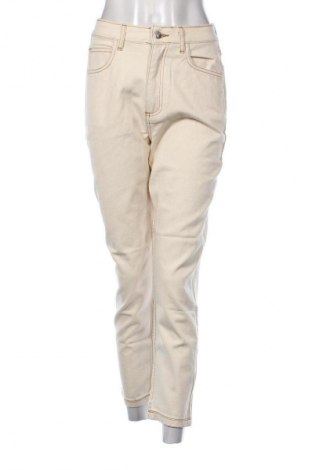 Damskie jeansy Reclaimed Vintage, Rozmiar S, Kolor ecru, Cena 94,34 zł