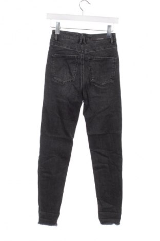 Női farmernadrág Stradivarius, Méret XS, Szín Fekete, Ár 7 879 Ft