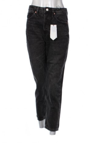 Damskie jeansy Stradivarius, Rozmiar M, Kolor Czarny, Cena 105,70 zł