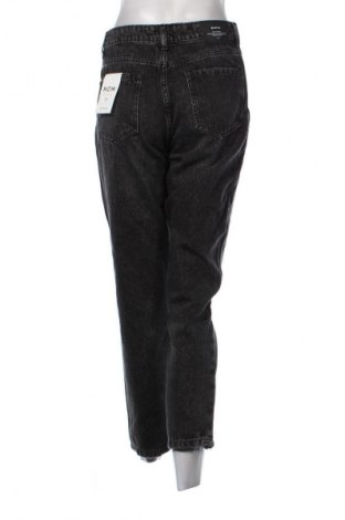 Damskie jeansy Stradivarius, Rozmiar M, Kolor Czarny, Cena 105,70 zł
