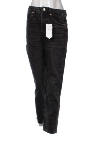 Damskie jeansy Stradivarius, Rozmiar M, Kolor Czarny, Cena 105,70 zł