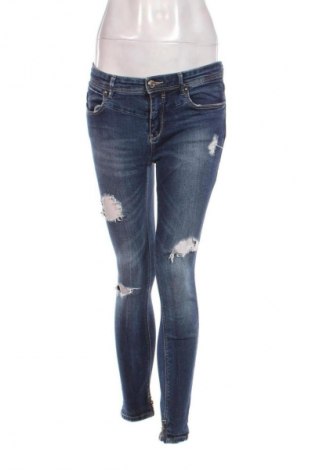 Damskie jeansy Stradivarius, Rozmiar M, Kolor Niebieski, Cena 67,41 zł