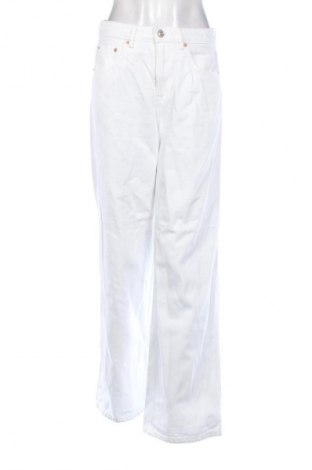 Damskie jeansy Stradivarius, Rozmiar S, Kolor Biały, Cena 67,41 zł