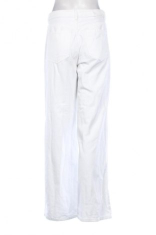 Damskie jeansy Stradivarius, Rozmiar S, Kolor Biały, Cena 67,41 zł