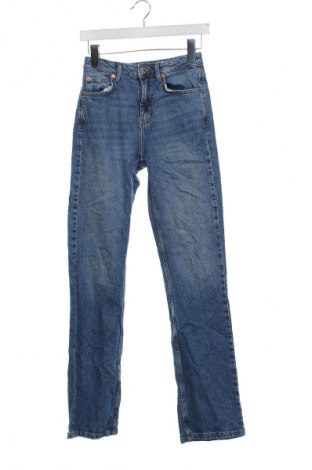 Damskie jeansy Stradivarius, Rozmiar S, Kolor Niebieski, Cena 80,99 zł