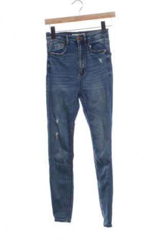 Damskie jeansy Stradivarius, Rozmiar XS, Kolor Niebieski, Cena 66,67 zł