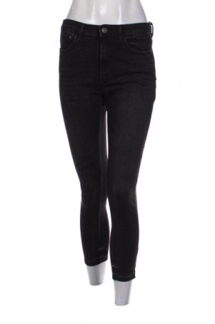 Damskie jeansy Stradivarius, Rozmiar L, Kolor Czarny, Cena 66,39 zł