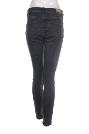Дамски дънки Vero Moda, Размер L, Цвят Черен, Цена 34,99 лв.