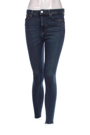 Damskie jeansy Zara, Rozmiar M, Kolor Niebieski, Cena 88,99 zł