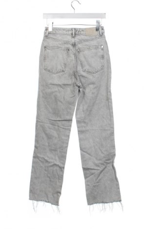 Blugi de femei Zara, Mărime XS, Culoare Gri, Preț 93,99 Lei