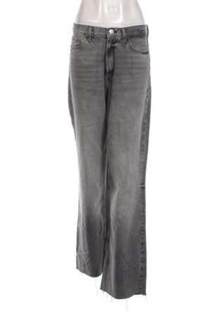 Дамски дънки Zara, Размер M, Цвят Сив, Цена 18,99 лв.