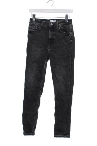 Blugi de femei Zara, Mărime M, Culoare Negru, Preț 93,99 Lei