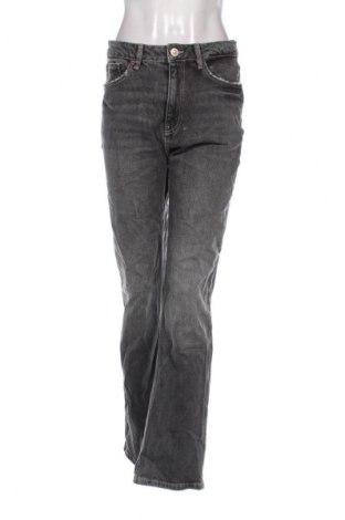 Дамски дънки Zara, Размер M, Цвят Сив, Цена 23,99 лв.