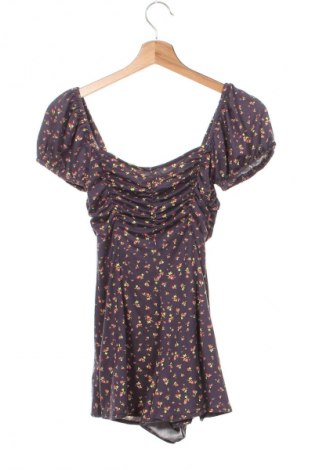 Damski krótki kombinezon Urban Outfitters, Rozmiar XXS, Kolor Kolorowy, Cena 110,07 zł