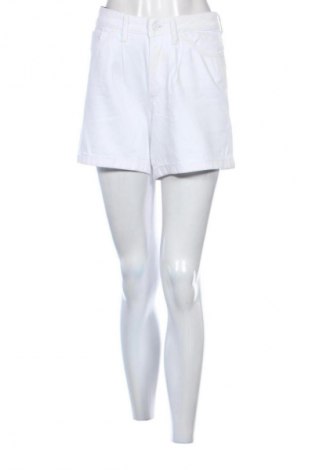 Pantaloni scurți de femei Armani Exchange, Mărime S, Culoare Alb, Preț 456,99 Lei