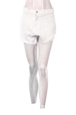 Pantaloni scurți de femei HINNOMINATE, Mărime M, Culoare Alb, Preț 373,99 Lei