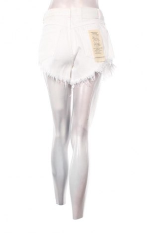 Pantaloni scurți de femei HINNOMINATE, Mărime M, Culoare Alb, Preț 373,99 Lei