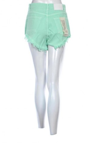 Pantaloni scurți de femei HINNOMINATE, Mărime M, Culoare Verde, Preț 299,99 Lei